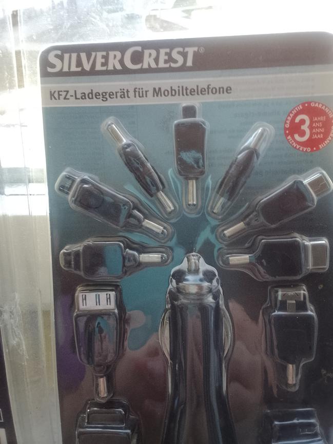 Bild 1 2 USB-STICK/1USB Kabel/2 KFZ Ladegerät für Mobiltelefone 12 Euro