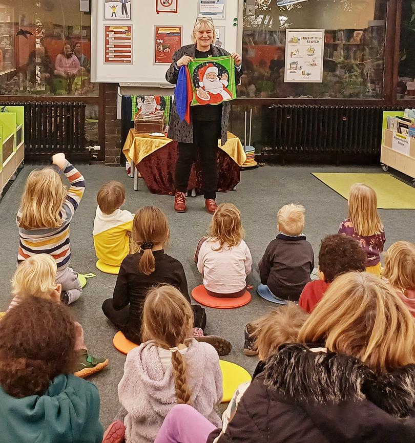 Bild 3 Lustige Mitmach-Zaubershow für die Kita Kindergeburtstag mit Zauberin Maginella