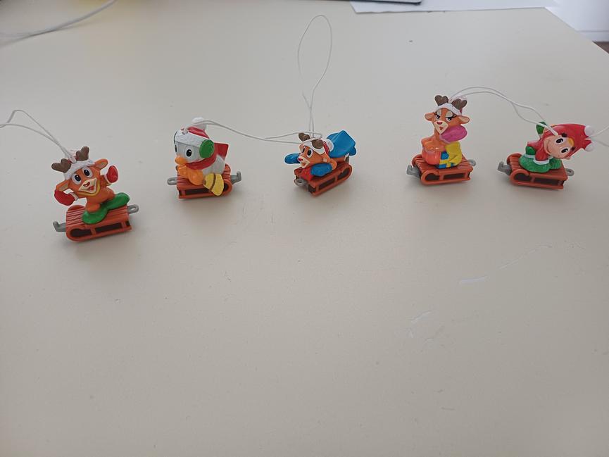 Bild 1 Ü -Ei Figuren zum Aufhängen