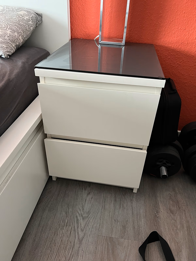 Bild 3 Ikea Malm Bett 180x200 inkl. Lattenrost, Matratze & Nachtschränke