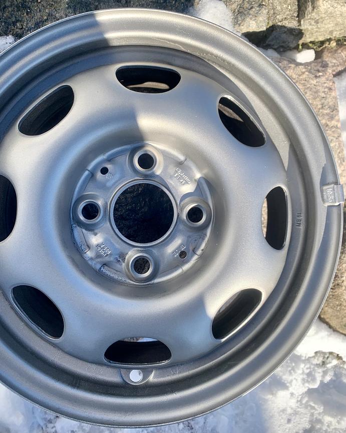 Bild 9 Hiermit biete ich Stahlfelgen 13 Zoll für den VW Polo 6N/Golf 3.