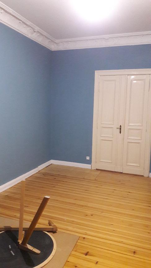 Bild 4 MALER Sucht zum Streichen Zimmer Oder Tapezieren ihre Wohnung