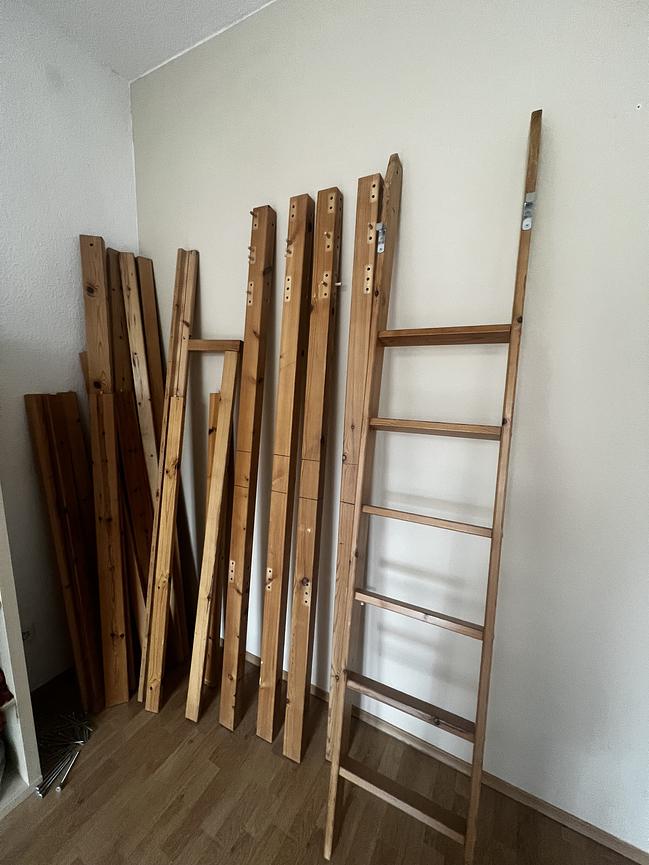 Bild 2 Loft bed 140x200 made of solid wood - disassembled & ready for collection - 380€