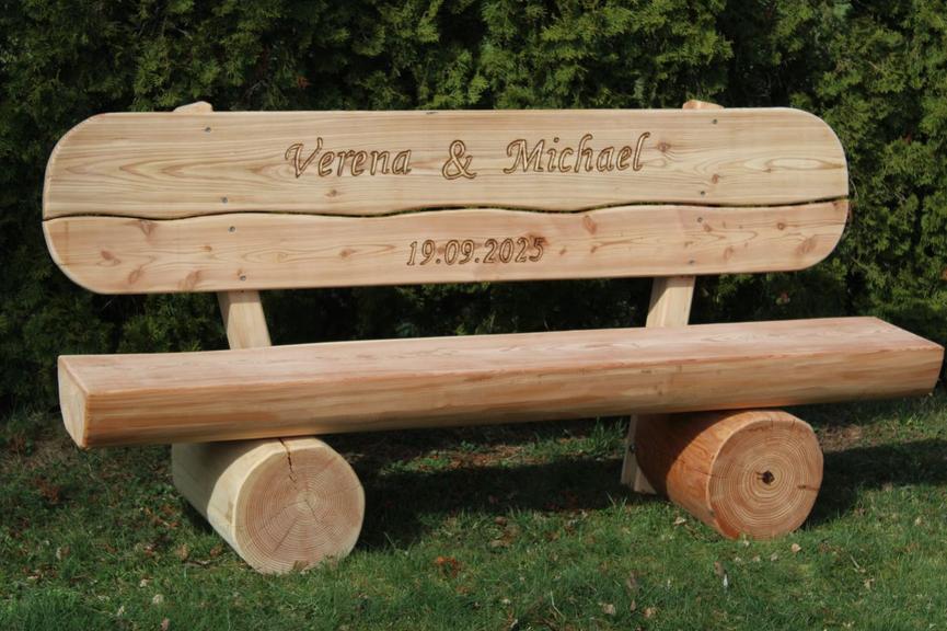 Bild 6 Gartenbank aus Lärche mit Gravur. Hochzeitsgeschenk. Krongartmöbel.