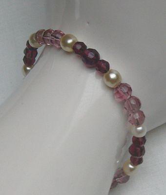 Bild 6 Armband, Kristallperlen in violetttönen und Perlen
