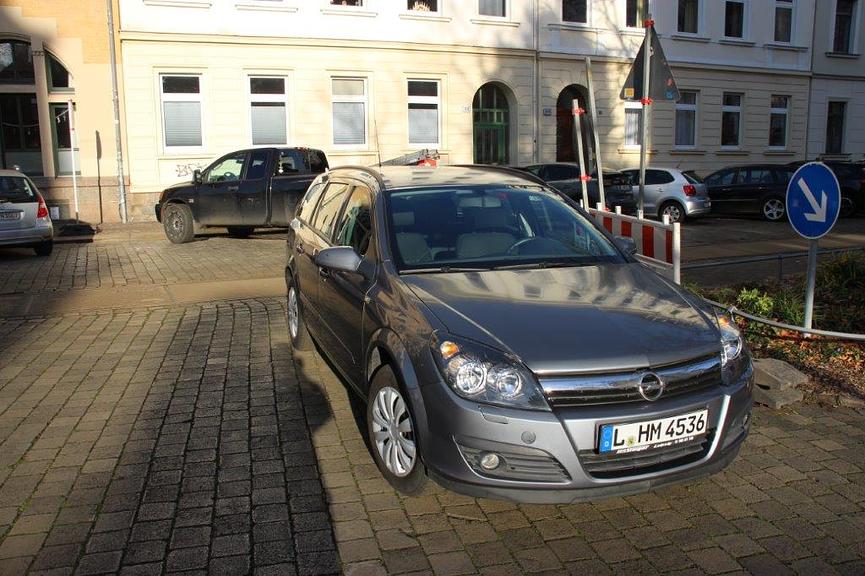 Bild 1 Auto Opel Astra H Caravan abzugeben, Lpz. (mit Sommerrädern extra)