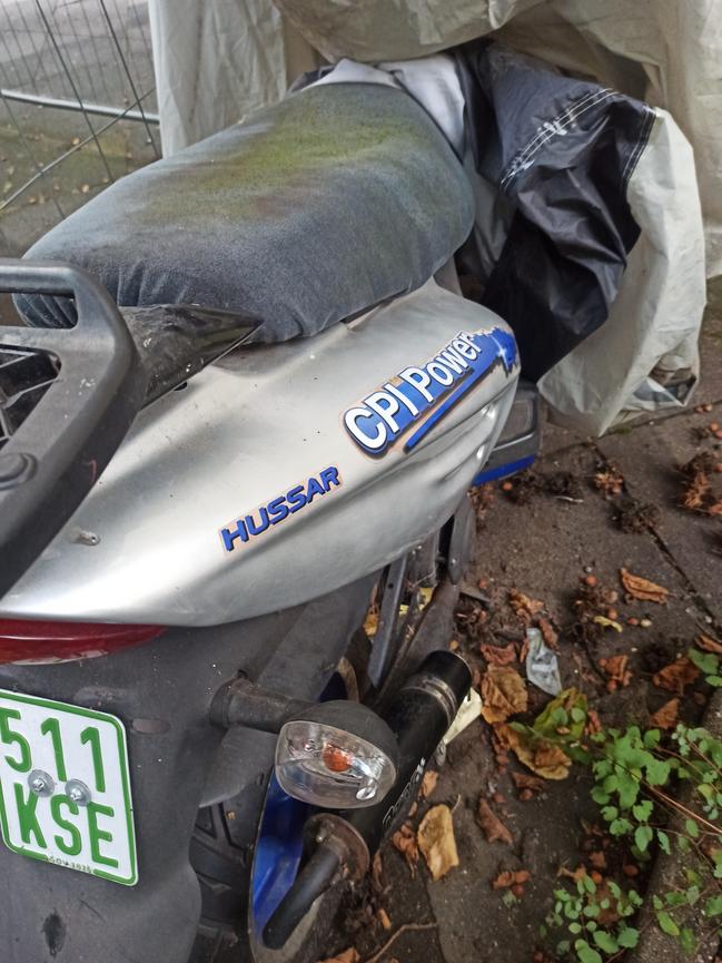Bild 2 Biete Motorroller