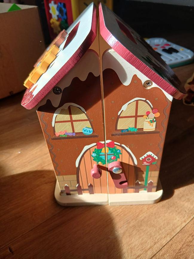 Bild 32 Kinder Klamotten unter ein 1zu verkaufen und ein großen Karton mit Kinder Spielz