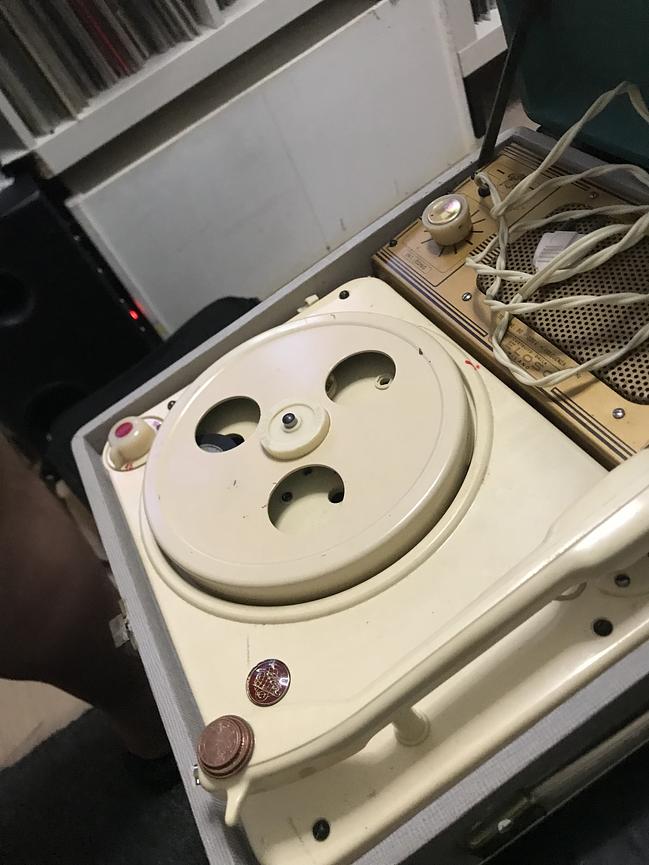 Bild 6 Plattenspieler