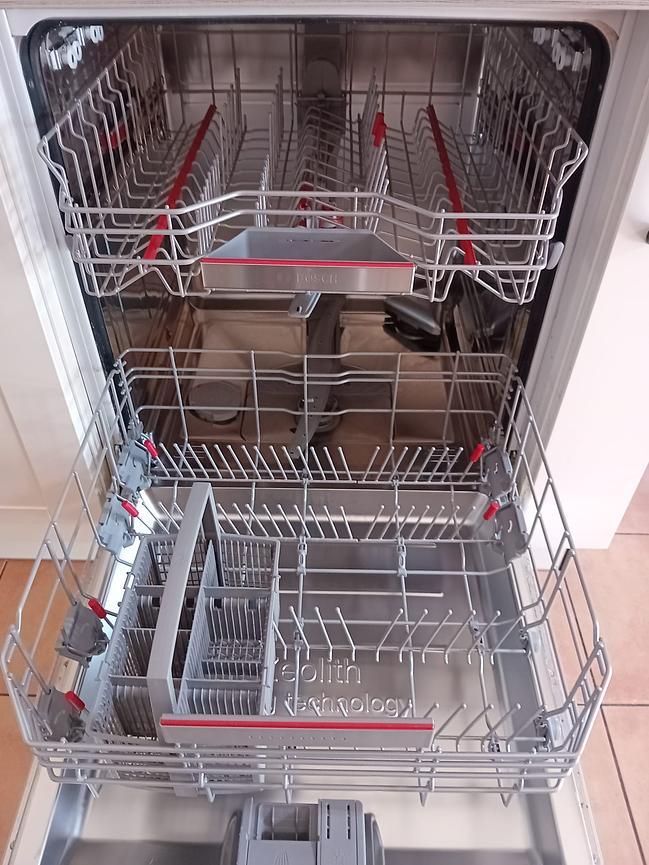 Bild 6 Neuwertige Küche abzugeben