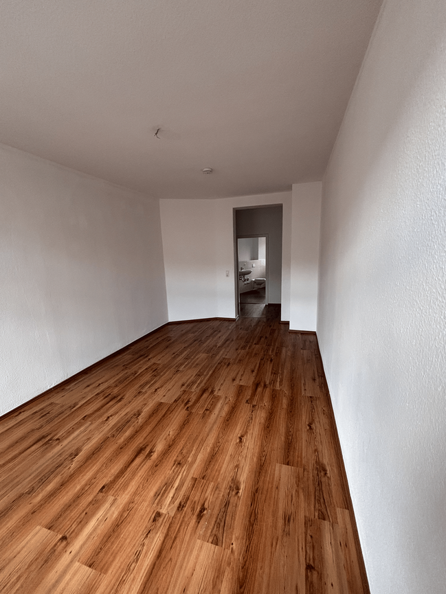 Bild 6 +++SCHÖNE 2R.-WHG.+BALKON+MODERNES BAD+++
