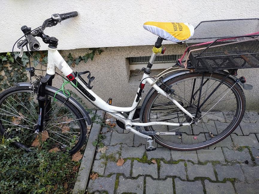Bild 2 MIFA Klapprad. 3 Gänge. 20 Zoll mit Korb.+DamenTrecking Pegasus 8 Gänge28 + Korb