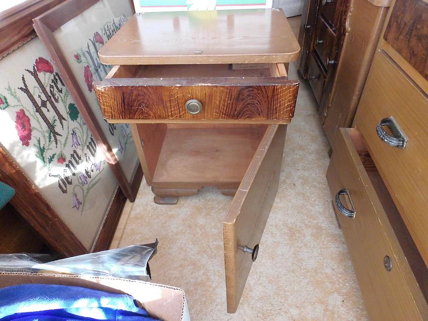 Bild 2 ->wunderschööönes antikes ECHTHOLZ-SCHLAFZIMMER-40iger nur 99,-VB