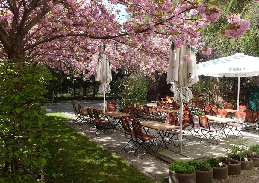 Bild 2 Service/Restaurantkraft (m/w/d) für kleines Hotel gesucht
