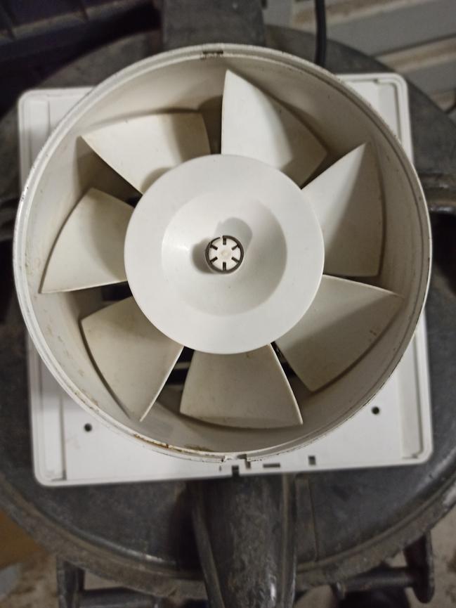 Bild 1 Bad/Wand/ decken Ventilator