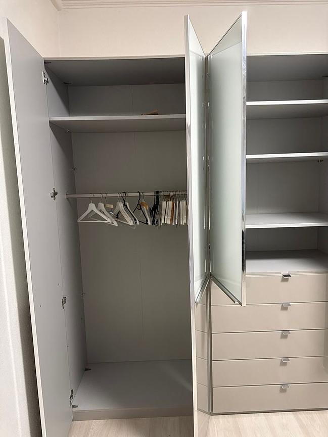 Bild 5 Schlafzimmer Kleiderschrank