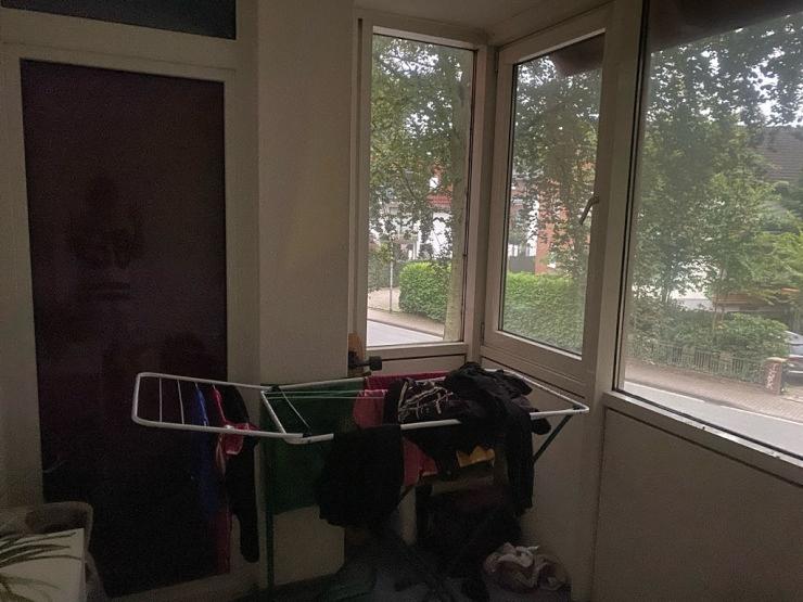 Bild 1 Ein Wg-Zimmer ab sofort mit Wintergarten(Balkon) !!!