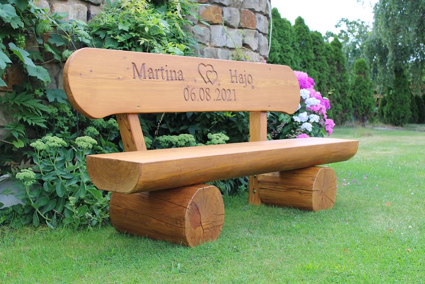 Bild 2 Gartenbank aus Lärche mit Gravur. Hochzeitsgeschenk.