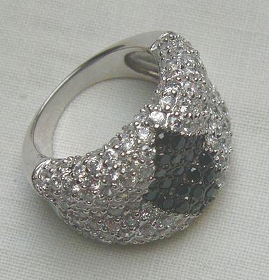Bild 7 Ring, 925 silber mit gefassten Weistopasen ind Onyxsteinen