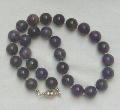Bild 4 Amethystkette stets edel und fein