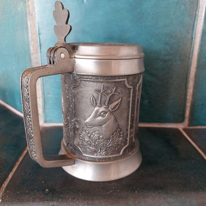 Bild 4 Zinnkrug mit schönen Jagt Motiven