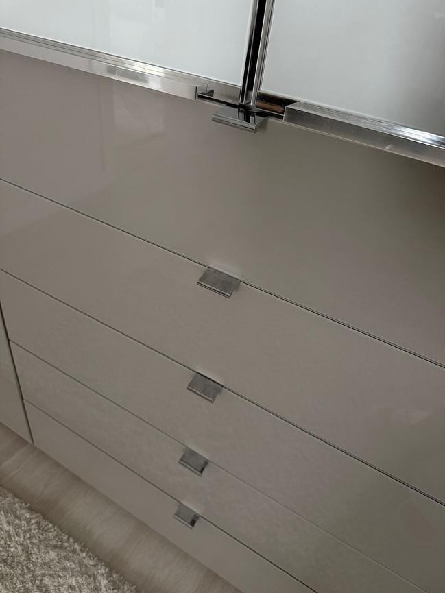 Bild 3 Schlafzimmer Kleiderschrank