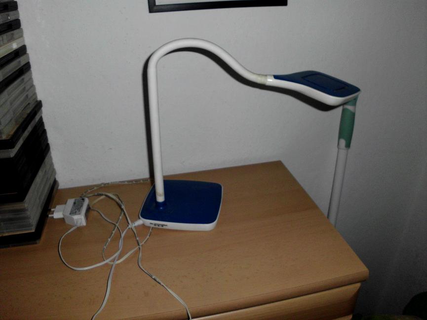 Bild 8 ich gebe hier einen asus pc monitor plus tischlampe nur für 8euro ab