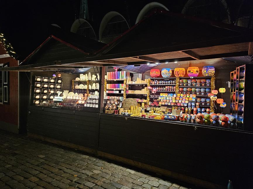 Bild 2 Verkaufskraft (m/w/d) Weihnachtsmarkt Rathausmarkt - Aushilfe Nebenjob
