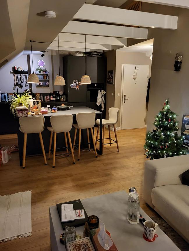 Bild 6 Modern 2-Zimmer Mobilierte DG-Wohnung mit Balkon und EBK