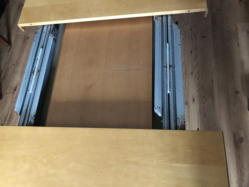 Bild 2 VERSCHENKE SOLIDEN AUSZIEHTISCH IN BERLIN