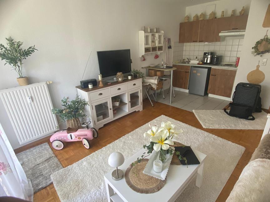 Bild 1 1-Raumwohnung, möbeliert