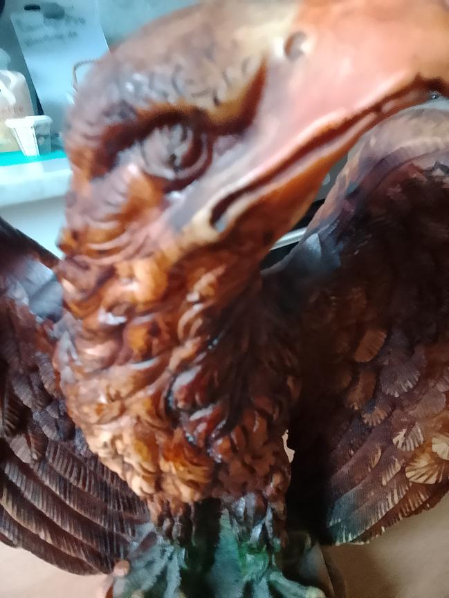 Bild 2 Adler auf Marmorsockel  25 Euro