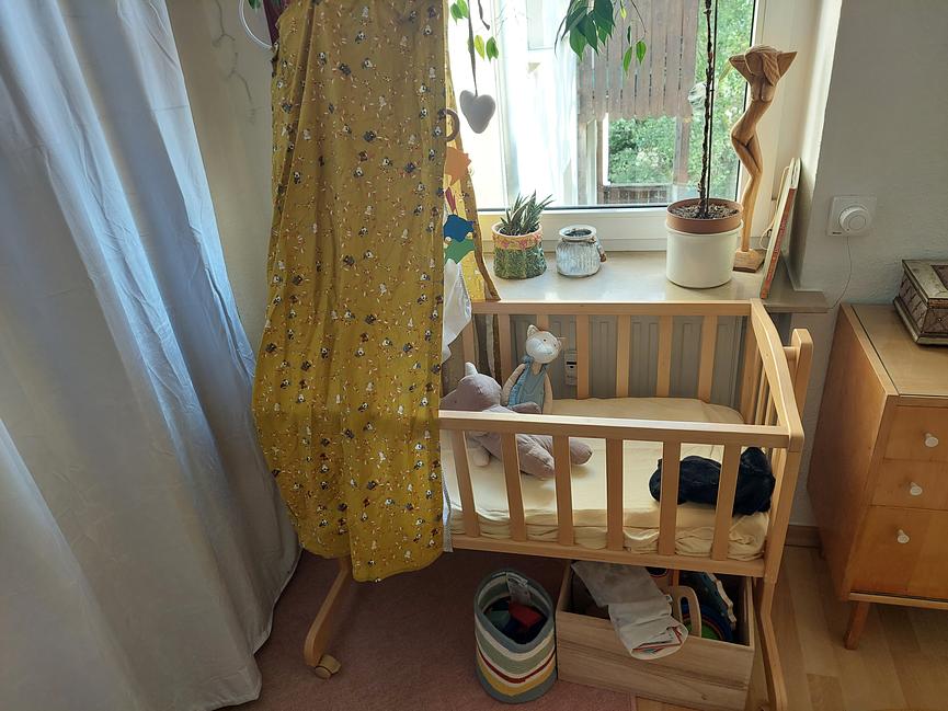 Bild 1 Gepflegtes Babybettchen/-wiege 15Euro VB