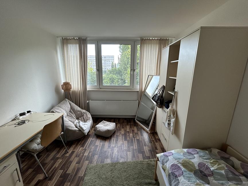 Bild 1 Nachmieterin für WG-Zimmer im Studentenwohnheim gesucht (ab 01.08.)