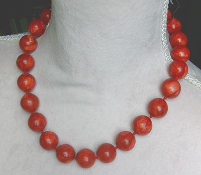 Bild 6 Korallenkette im eleganten klassischen Design