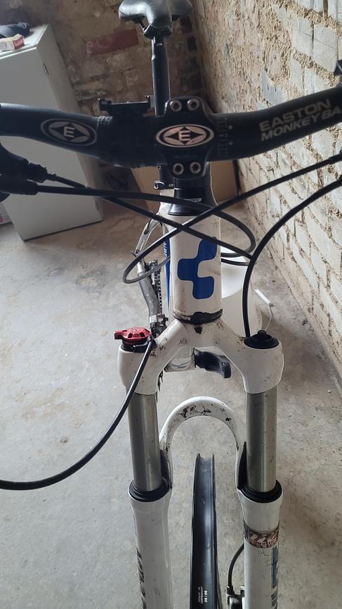 Bild 5 Verkaufe 26er Mountainbike Cube Ltd Pro in blau weiß - DEFEKT