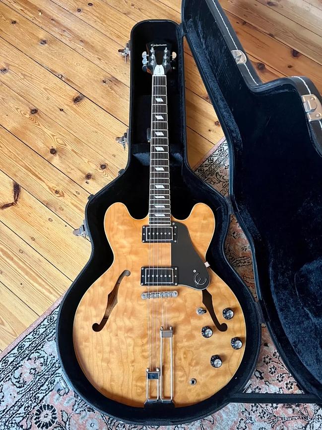 Bild 2 Epiphone Riviera Nick Valensi Signature P-94 2008
