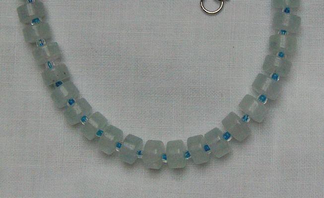 Bild 4 Edelsteinkette mit einen Aquamarin