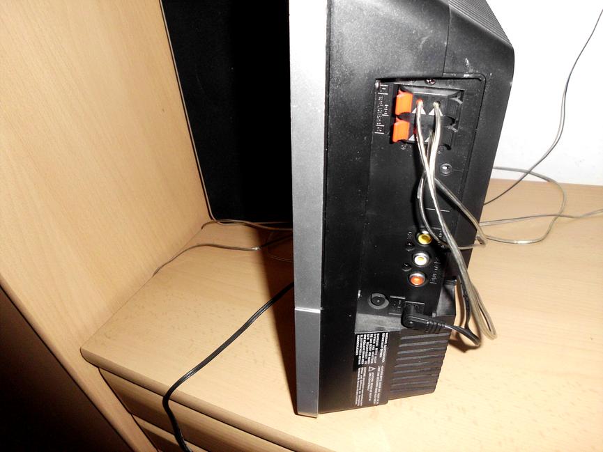 Bild 8 Ich gebe eine gebrauchte kleine Musikanlage ab nur für 10euro