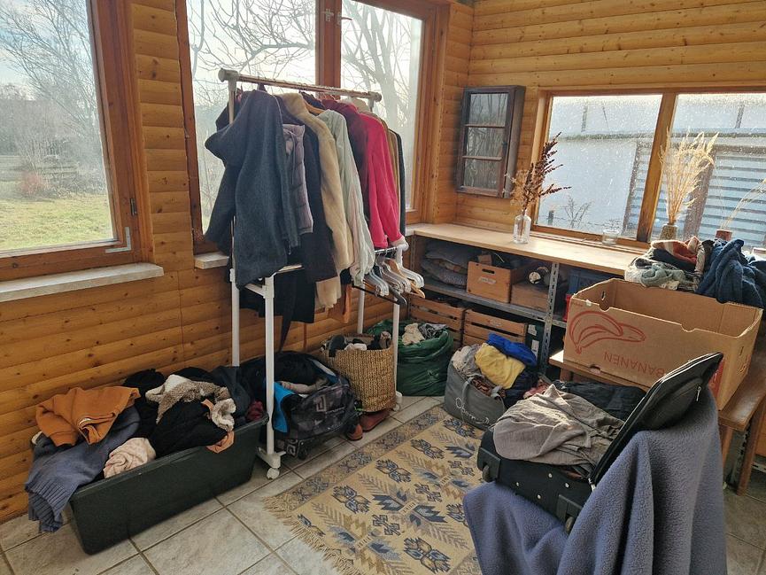 Bild 1 HausFlohmarkt Klamotten auf Spendenbasis zu verkaufen