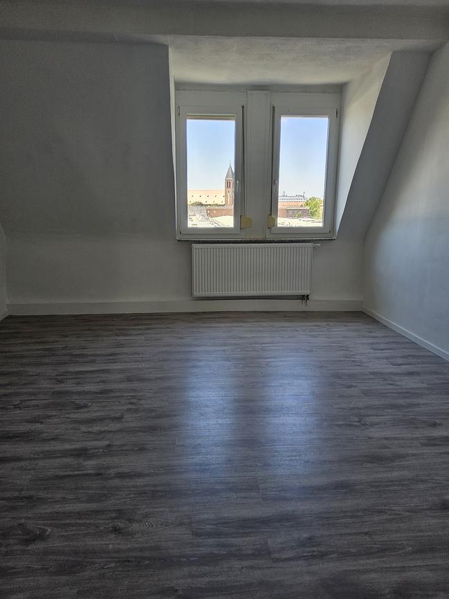 Bild 9 kernsanierte 3-Zimmer-Wohnung Diese attraktive Wohnung liegt in Steinb0hl