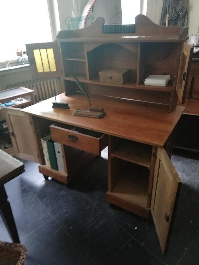 Bild 2 Schreibtisch Kirschholz