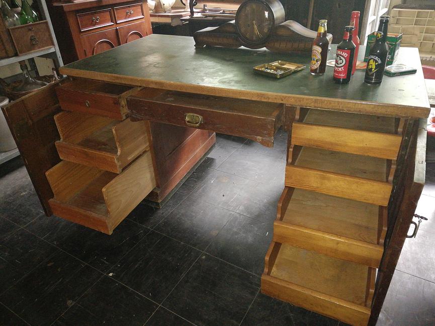 Bild 3 Industries Schreibtisch Jahrhundertwende
