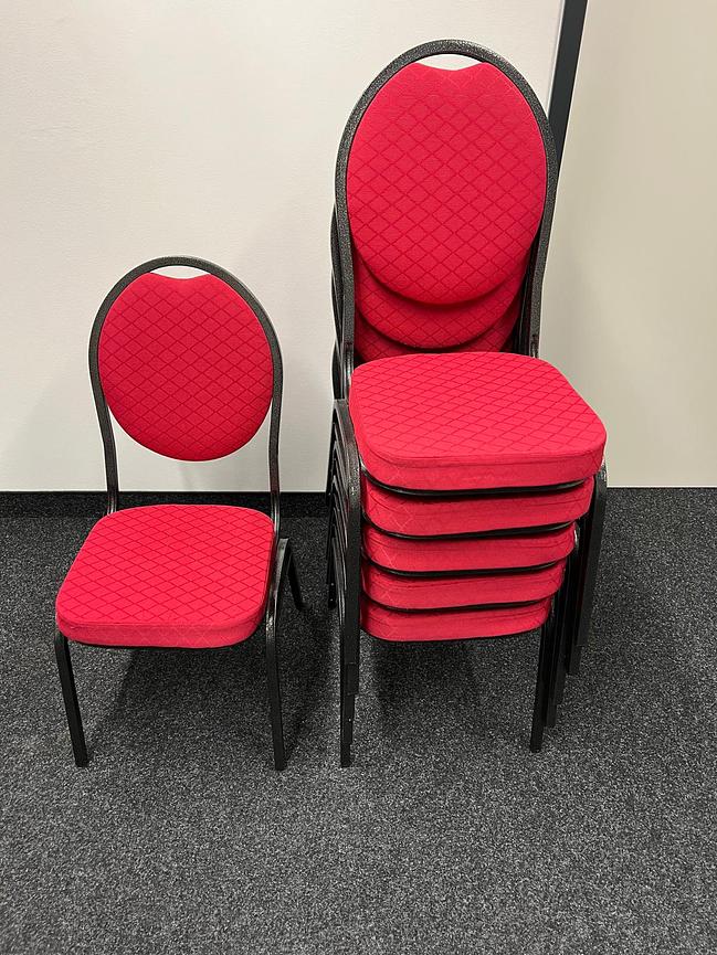 Bild 2 Stapelstuhl, Seminarstühle