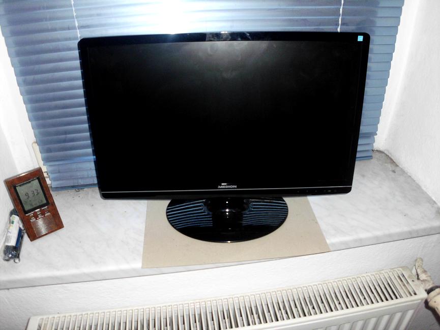 Bild 1 gebe hier ein 24zoll pc monitor ab zu geben nur für 22euro ab
