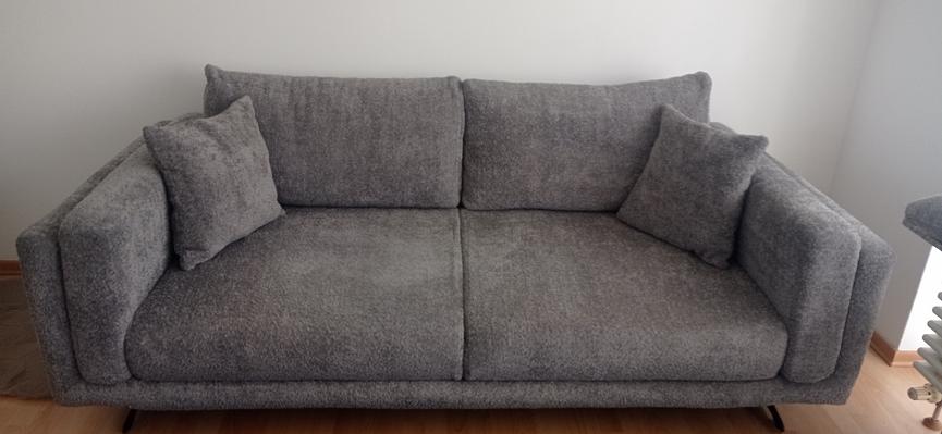Bild 1 Neuwertige Dreisitzercouch abzugeben