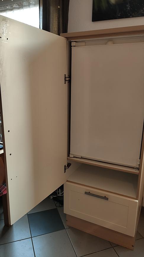 Bild 2 Einbaukühlschrank mit oder ohne freistehendem Schrank