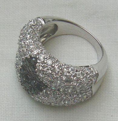 Bild 5 Ring, 925 silber mit gefassten Weistopasen ind Onyxsteinen