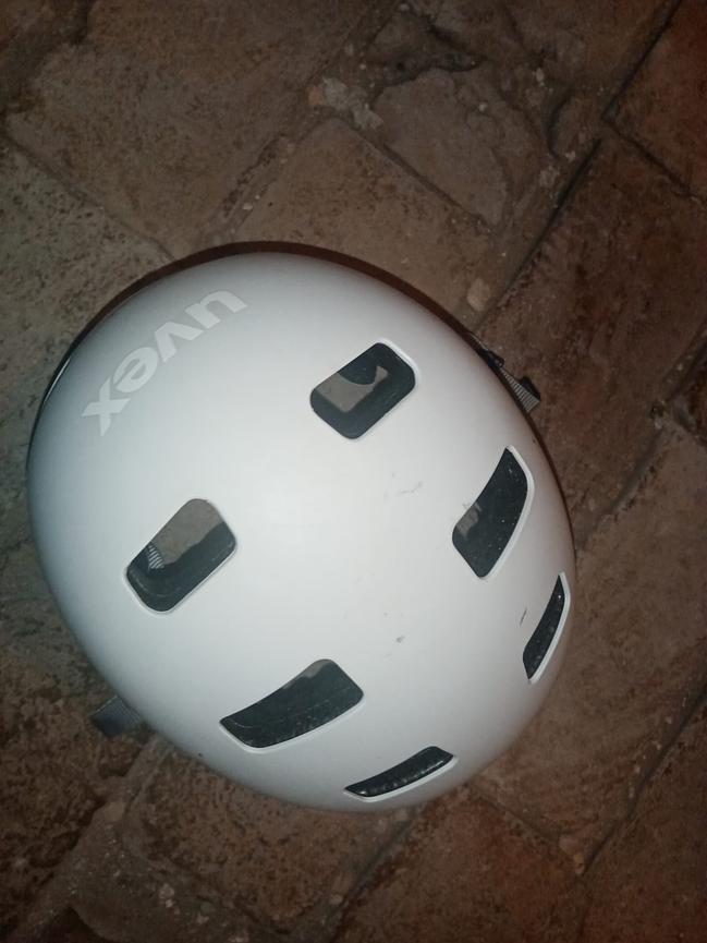 Bild 3 Fahrradhelm (10€)