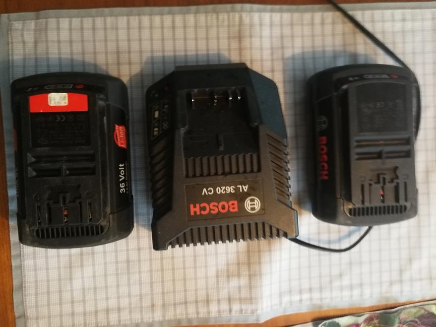 Bild 2 Gartengeräte: 2 x Akku 36V für Rasenmäher Bosch Rotak 34 LI inkl. Ladegerät 150